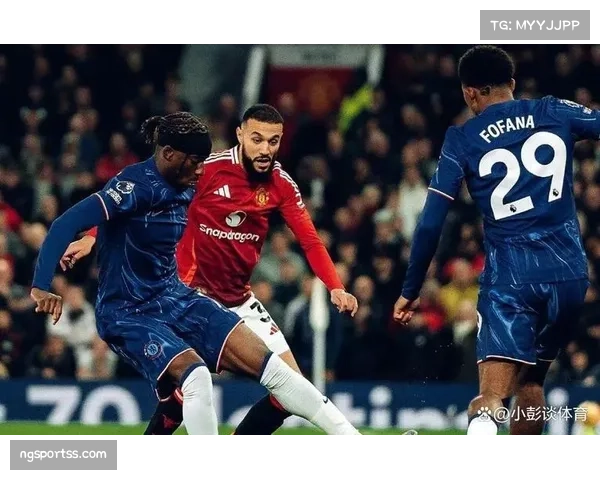 英超竞争激烈曼联利物浦切尔西同日失利局势更加复杂